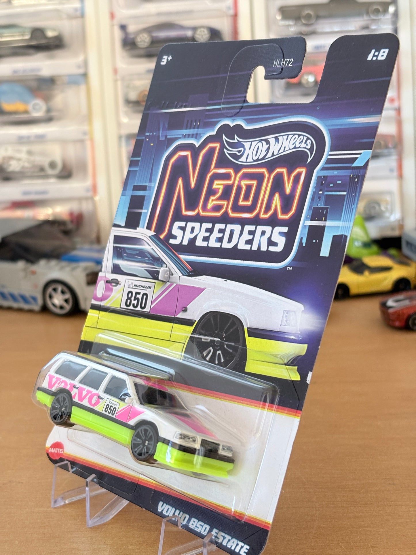 Hot Wheels Neon Speeders | Volvo 850 Estate | 2026 Mix 1 1/8