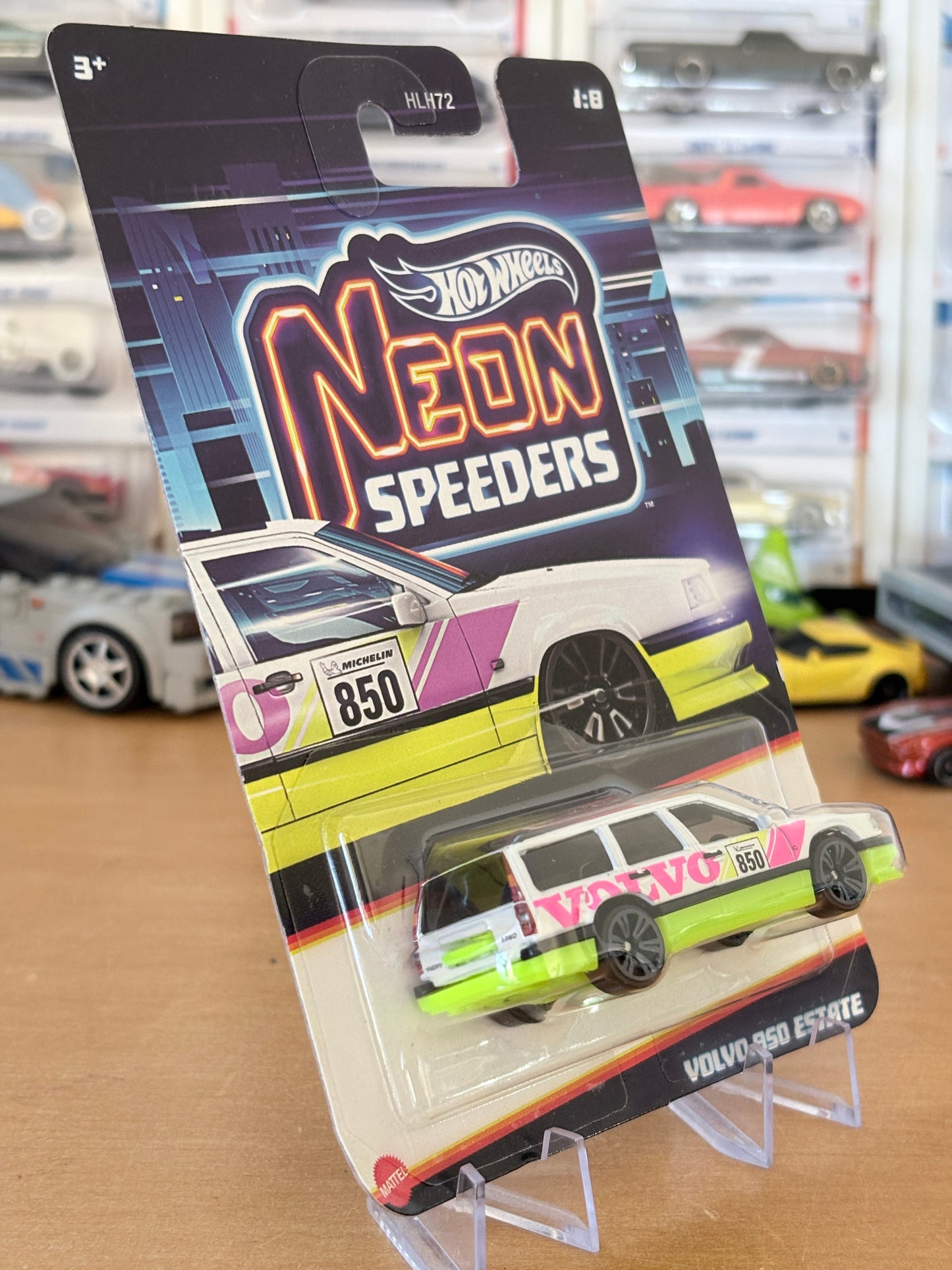 Hot Wheels Neon Speeders | Volvo 850 Estate | 2026 Mix 1 1/8