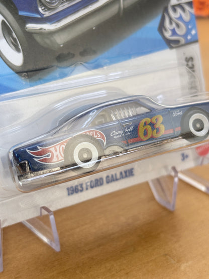 Hot Wheels 1963 Ford Galaxie | 2026 Cool Classics 8/10 Mainline