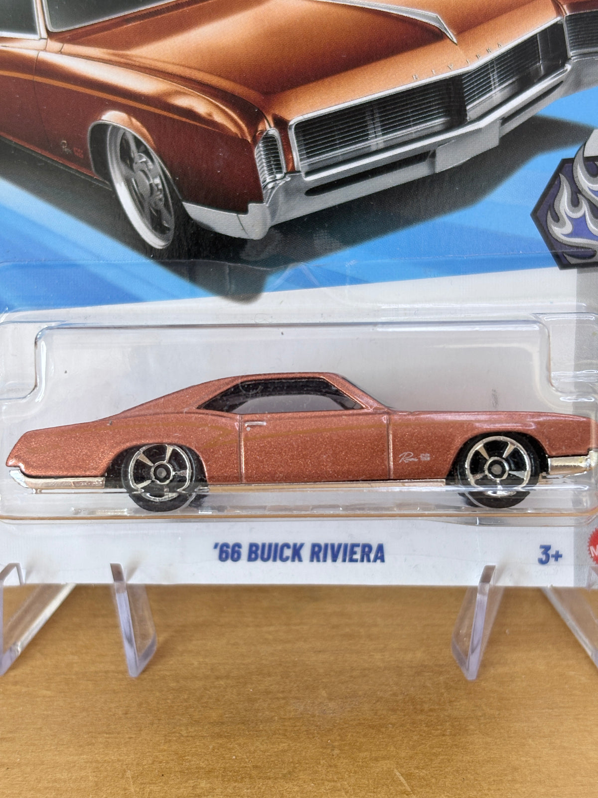 Hot Wheels '66 Buick Riviera | 2026 Cool Classics 7/10