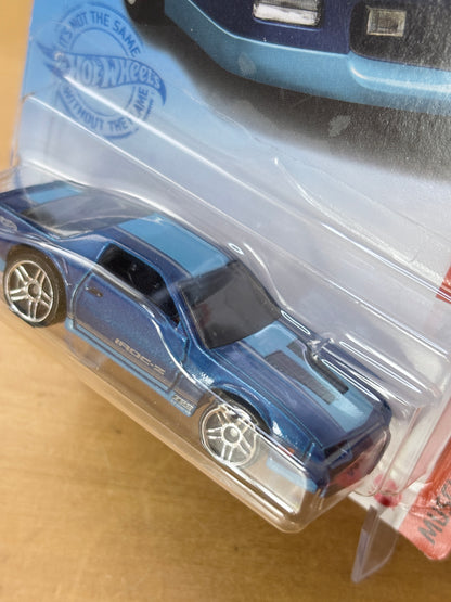 Hot Wheels Mainline | '85 Chevrolet Camaro IROC-Z | 2019 Muscle Mania 1/10