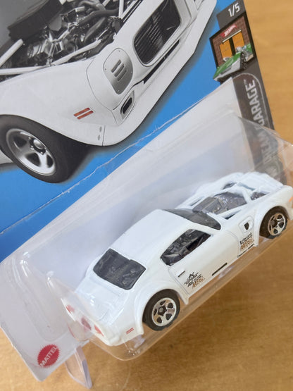 Hot Wheels Mainline / 1970 Pontiac Firebird / 2020 Dream Garage 1/5