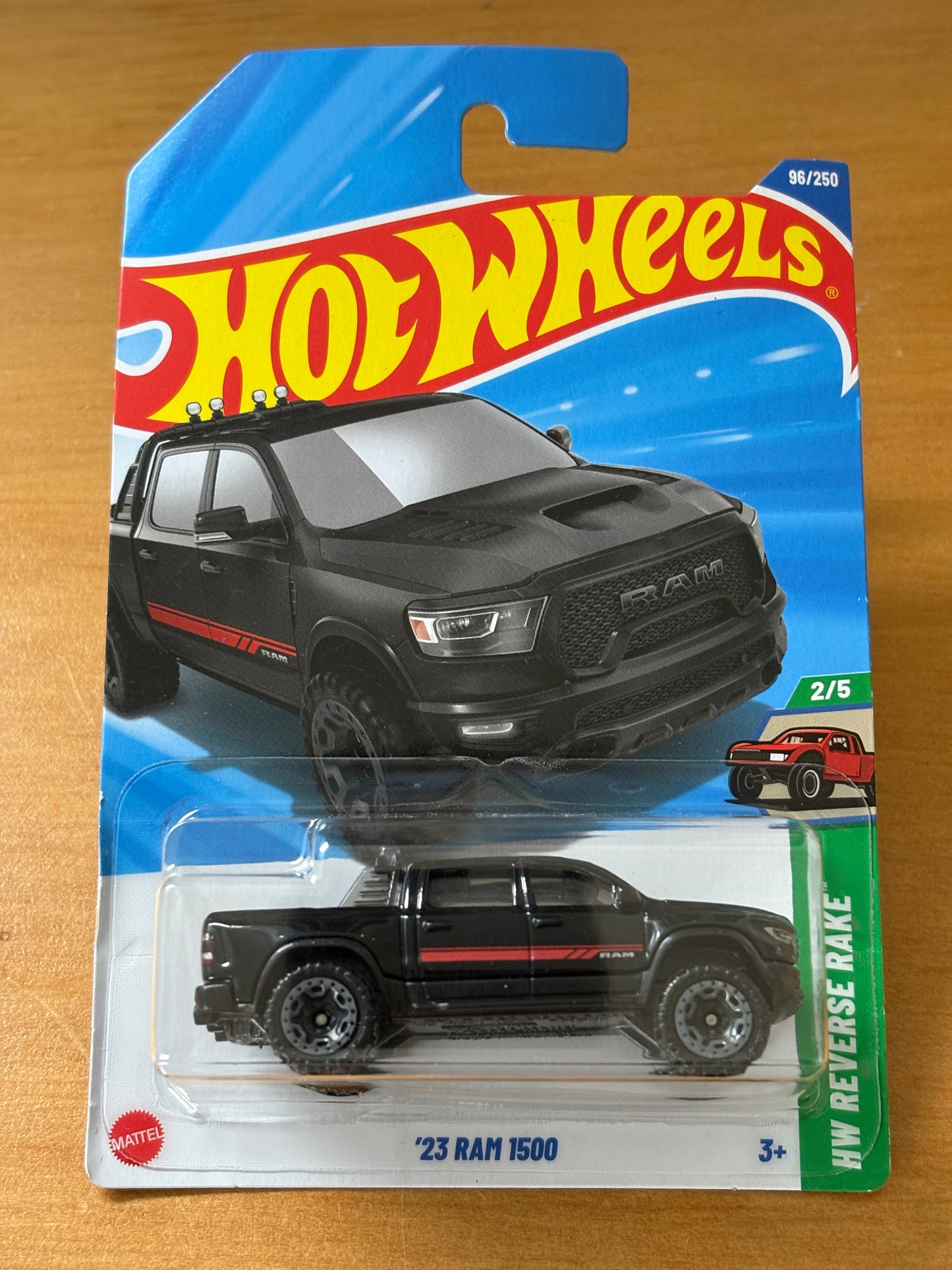 Hot Wheels Mainline / '23 Ram 1500 / 2025 HW Reverse Rake 2/5
