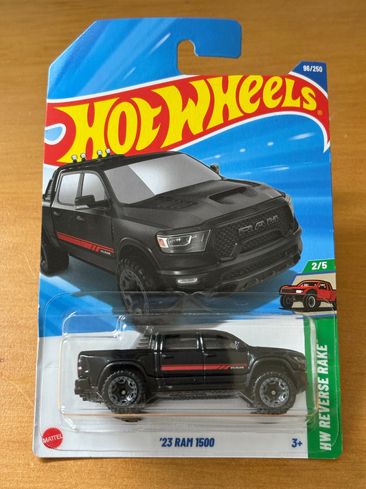 Hot Wheels Mainline / '23 Ram 1500 / 2025 HW Reverse Rake 2/5