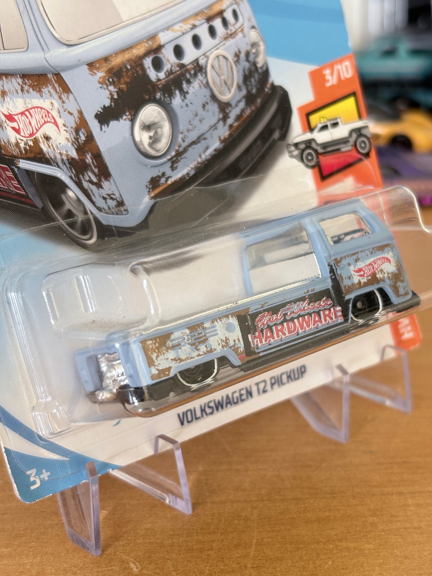 Hot Wheels Mainline / Volkswagen T2 Pickup / 2017 HW Hot Trucks 3/10