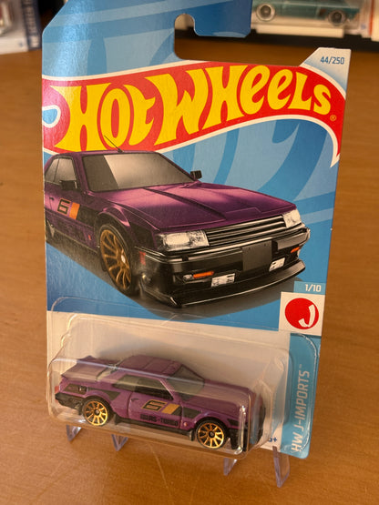 Hot Wheels Mainline / Nissan Skyline RS (KDR30) / 2021 HW J-Imports 1/10 (Purple)
