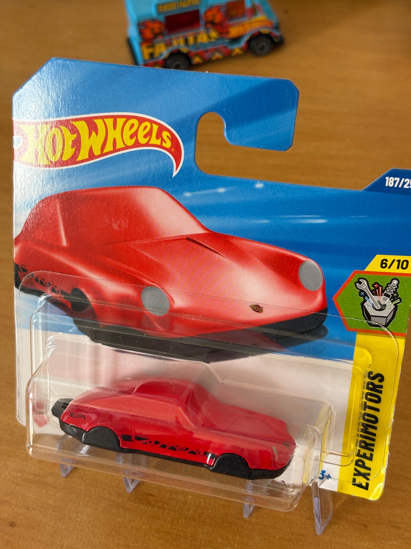 Hot Wheels Mainline / Porsche 911 Carrera Clip / 2025 HW: Experimotors 6/10 Short Card