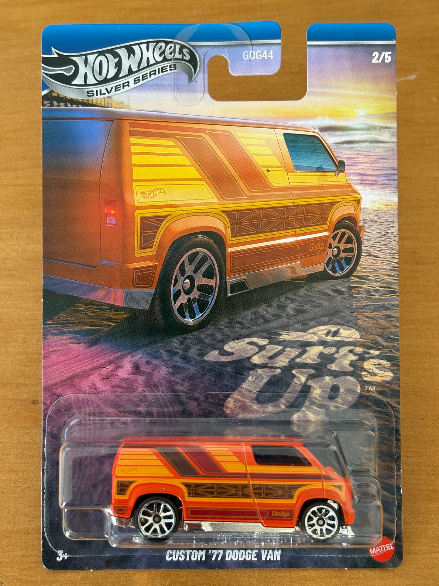Hot Wheels Silver Series / Custom '77 Dodge Van / 2025 Surfs Up 2/5