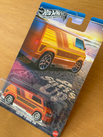 Hot Wheels Silver Series / Custom '77 Dodge Van / 2025 Surfs Up 2/5