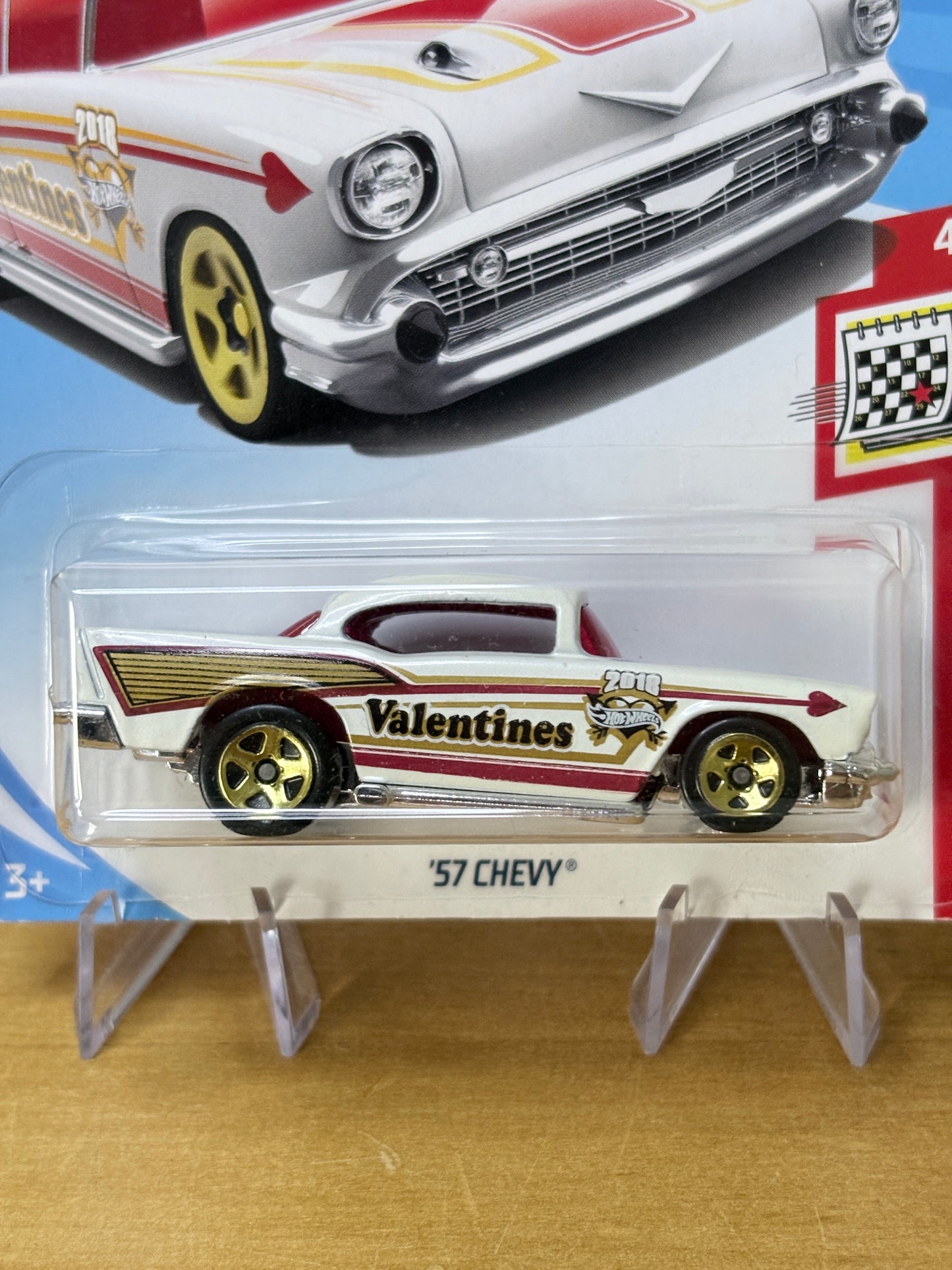Hot Wheels Mainline | '57 Chevy | 2018 Holiday Racers 4/6