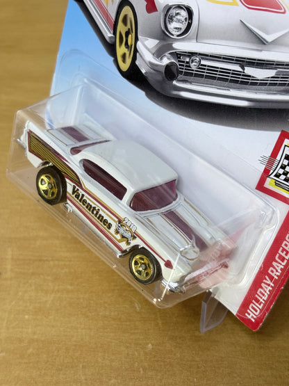 Hot Wheels Mainline | '57 Chevy | 2018 Holiday Racers 4/6