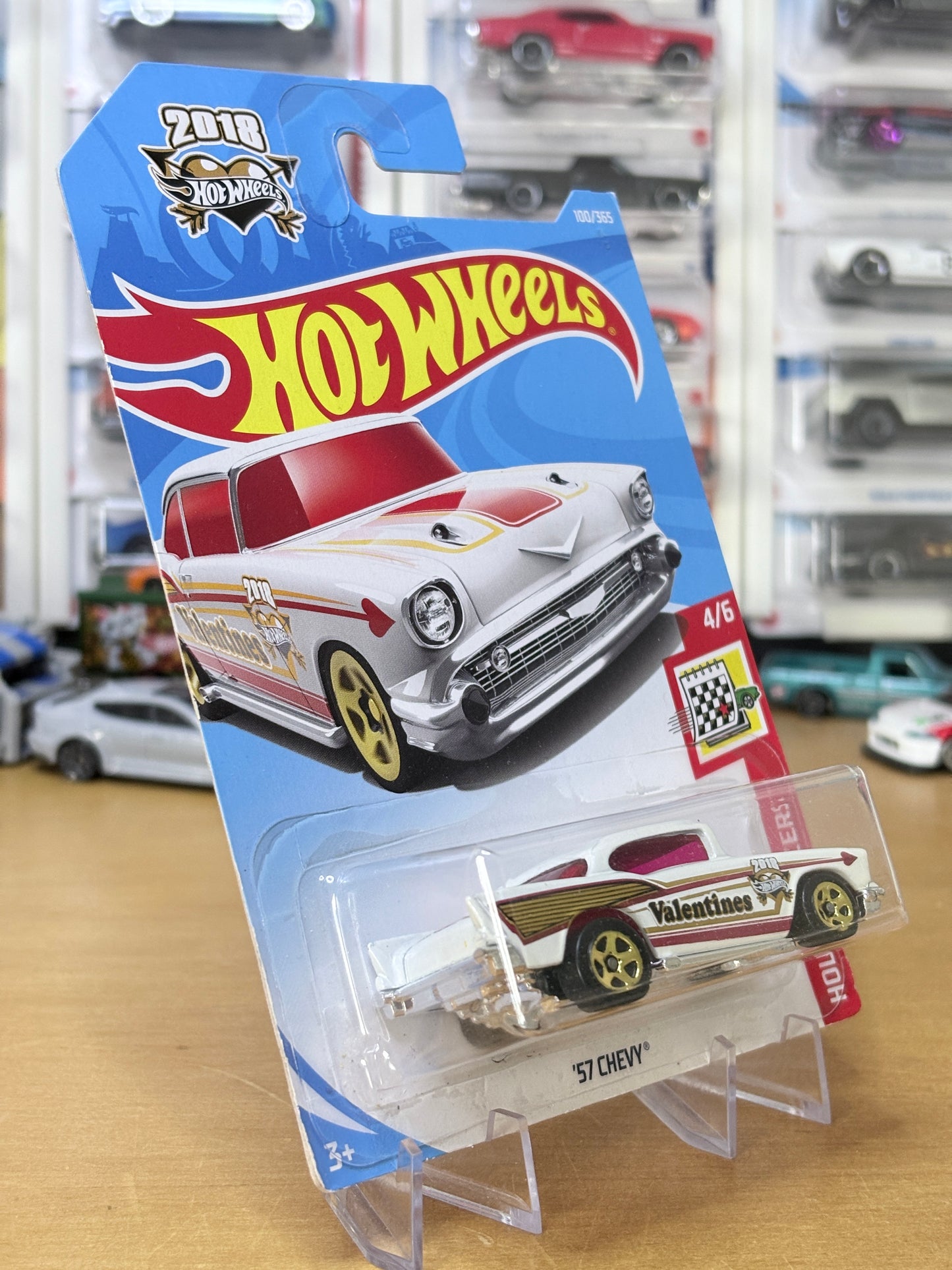 Hot Wheels Mainline | '57 Chevy | 2018 Holiday Racers 4/6