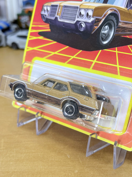 Matchbox Mainline | 1971 Oldsmobile Vista Cruiser | Retro 12/24