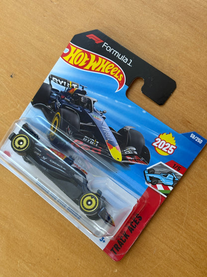 Hot Wheels Mainline / F1 Oracle Red Bull Racing / 2025 HW Track Aces 1/5 Short Card