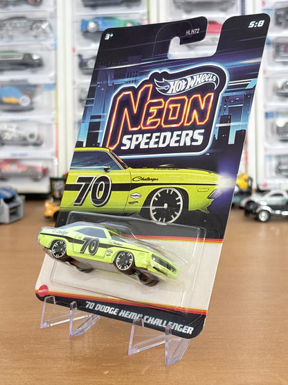 Hot Wheels Neon Speeders | '70 Dodge Hemi Challenger | 2026 Mix 1 5/8