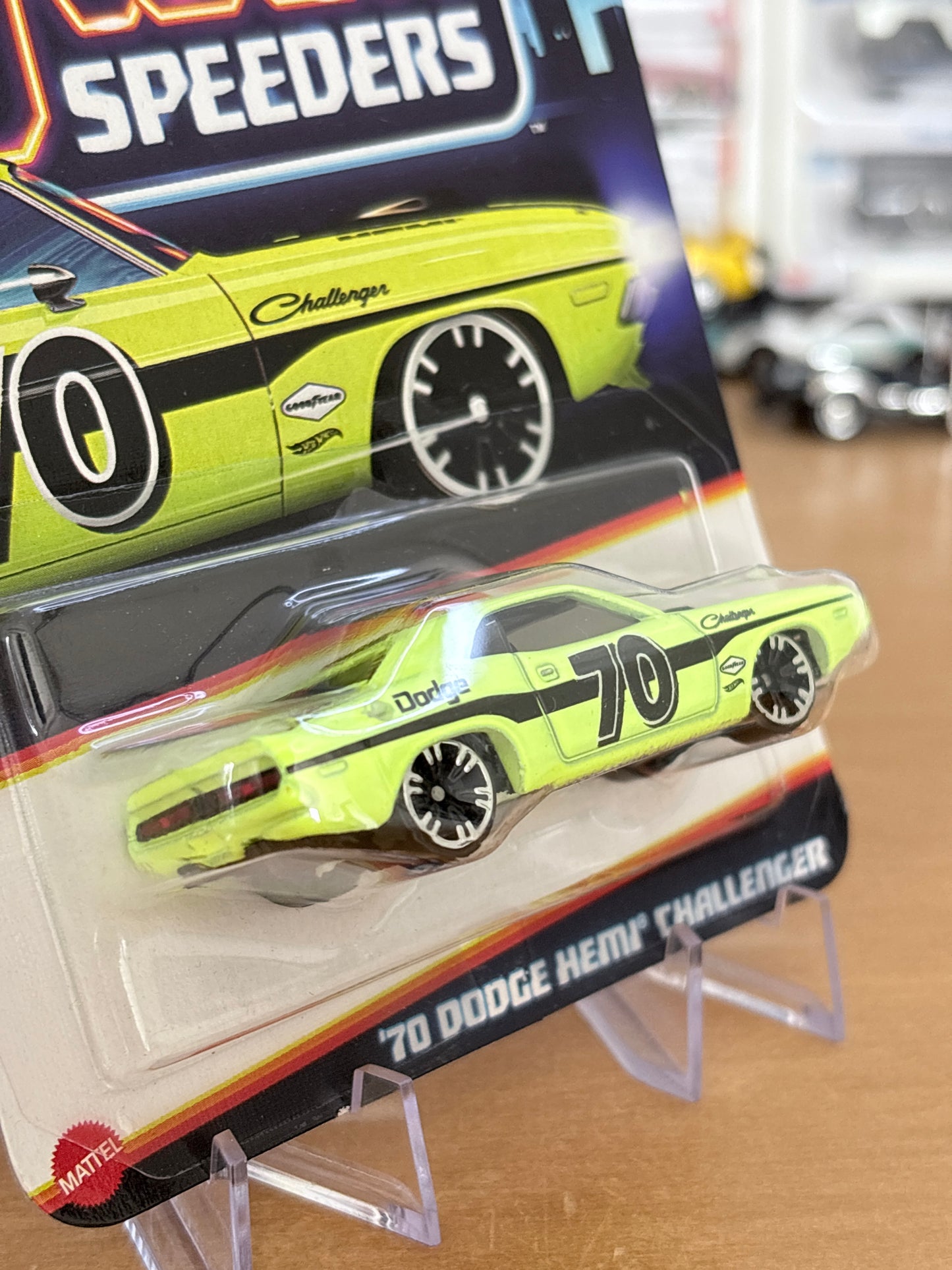 Hot Wheels Neon Speeders | '70 Dodge Hemi Challenger | 2026 Mix 1 5/8