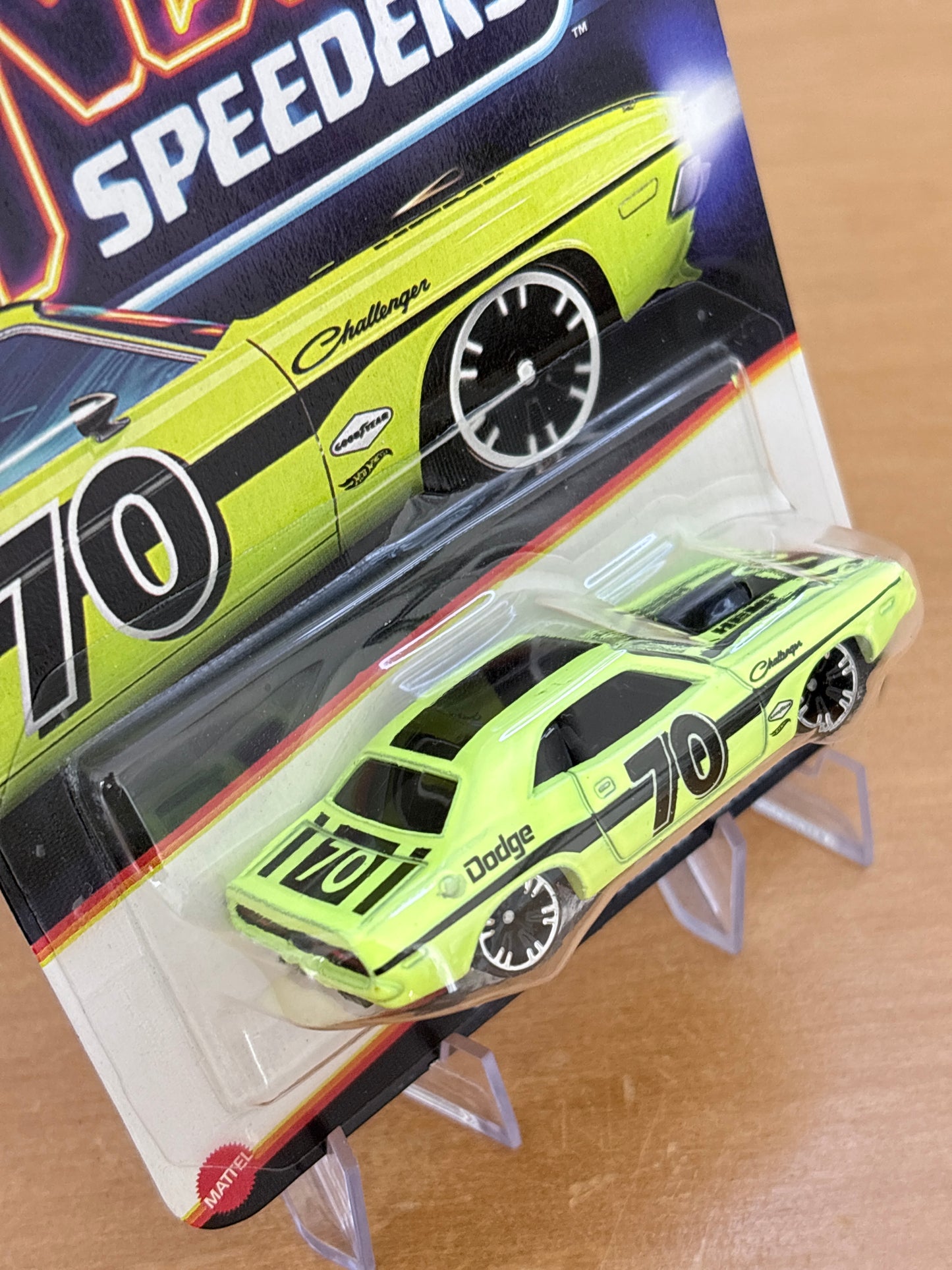 Hot Wheels Neon Speeders | '70 Dodge Hemi Challenger | 2026 Mix 1 5/8