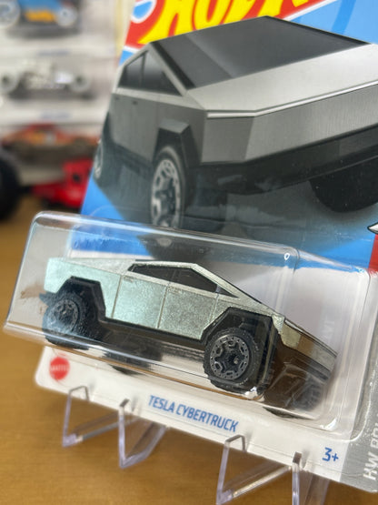 Hot Wheels Mainline / Tesla Cybertruck / 2024 HW Rolling Metal 4/5