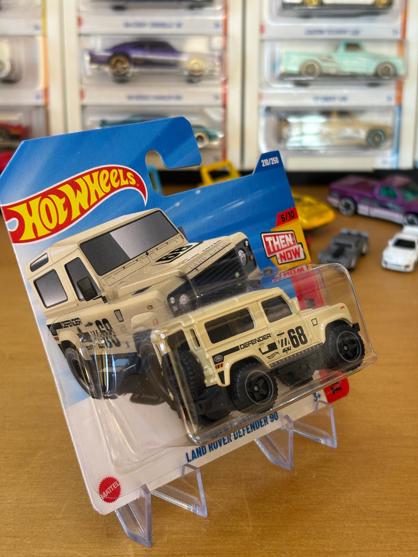 Hot Wheels Mainline / Land Rover Defender 90 / 2025 Then and Now 5/10 Short Card