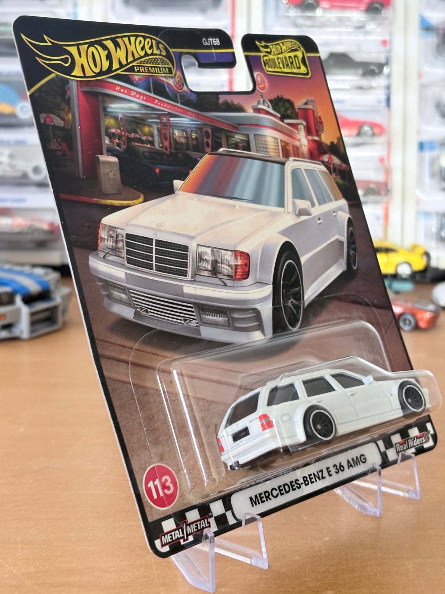 Hot Wheels Mercedes-Benz E 36 AMG Boulevard #113 Premium Diecast