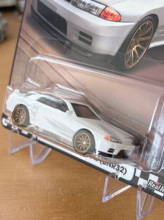 Hot Wheels Nissan Skyline GT-R (BNR32) Boulevard #99 Premium Diecast