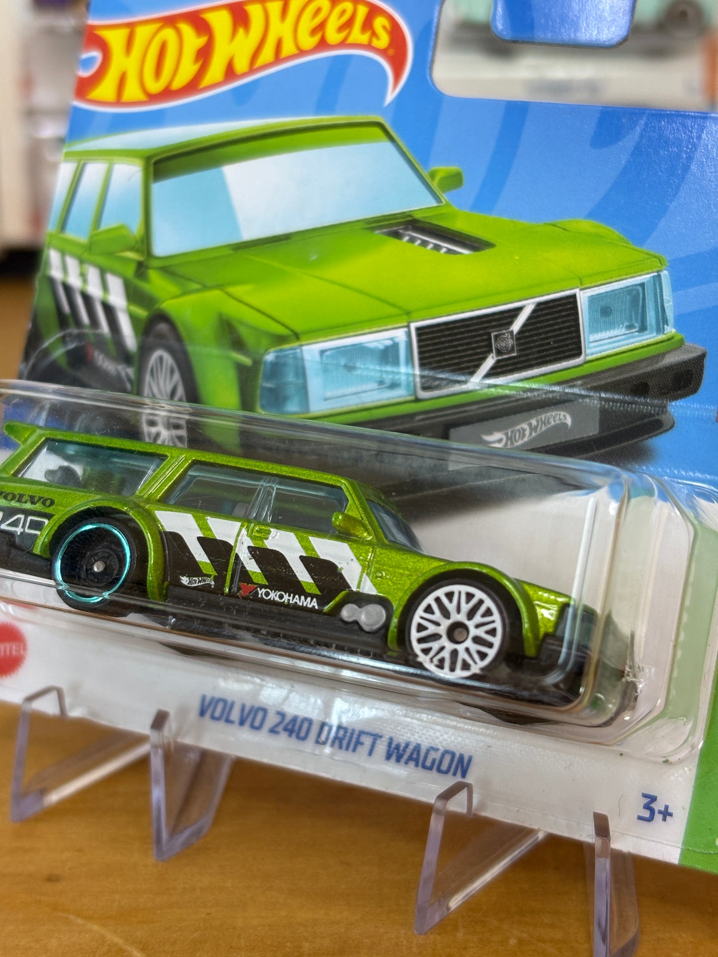 Hot Wheels Mainline / Volvo 240 Drift Wagon / 2023 HW Slammed