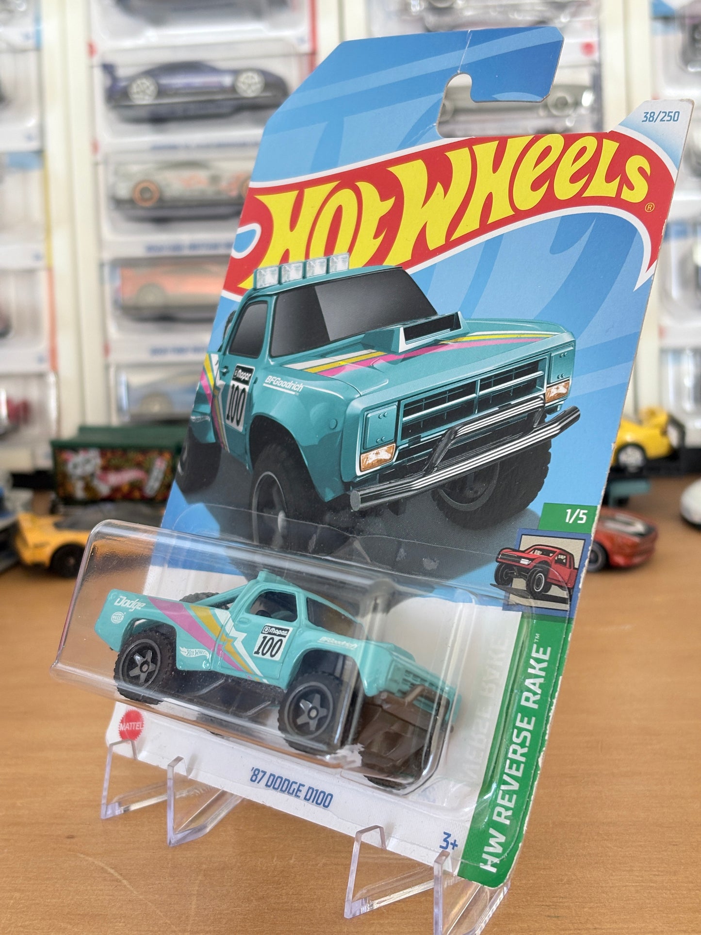 Hot Wheels '87 Dodge D100 | HW Reverse Rake 1/5