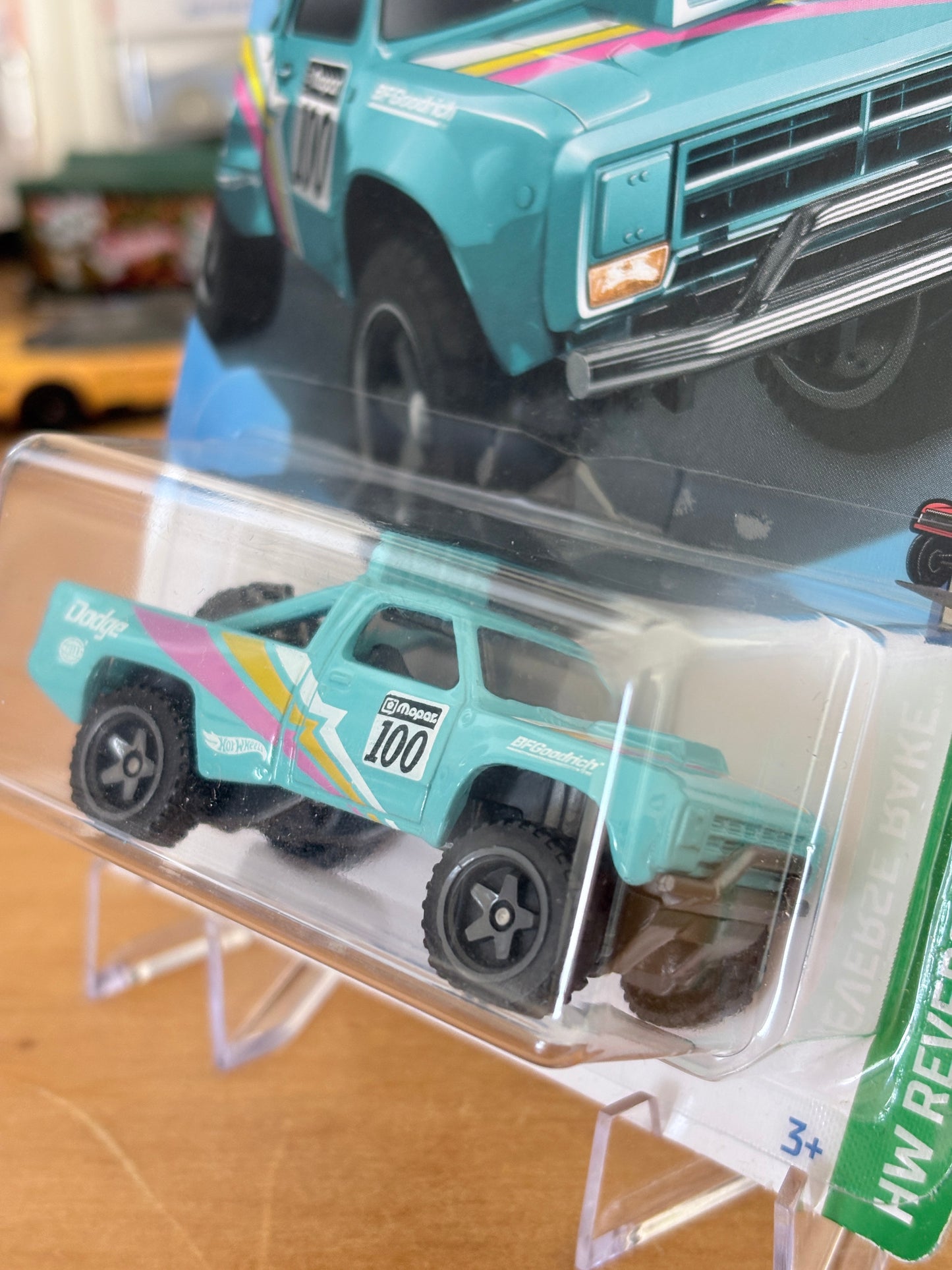 Hot Wheels '87 Dodge D100 | HW Reverse Rake 1/5