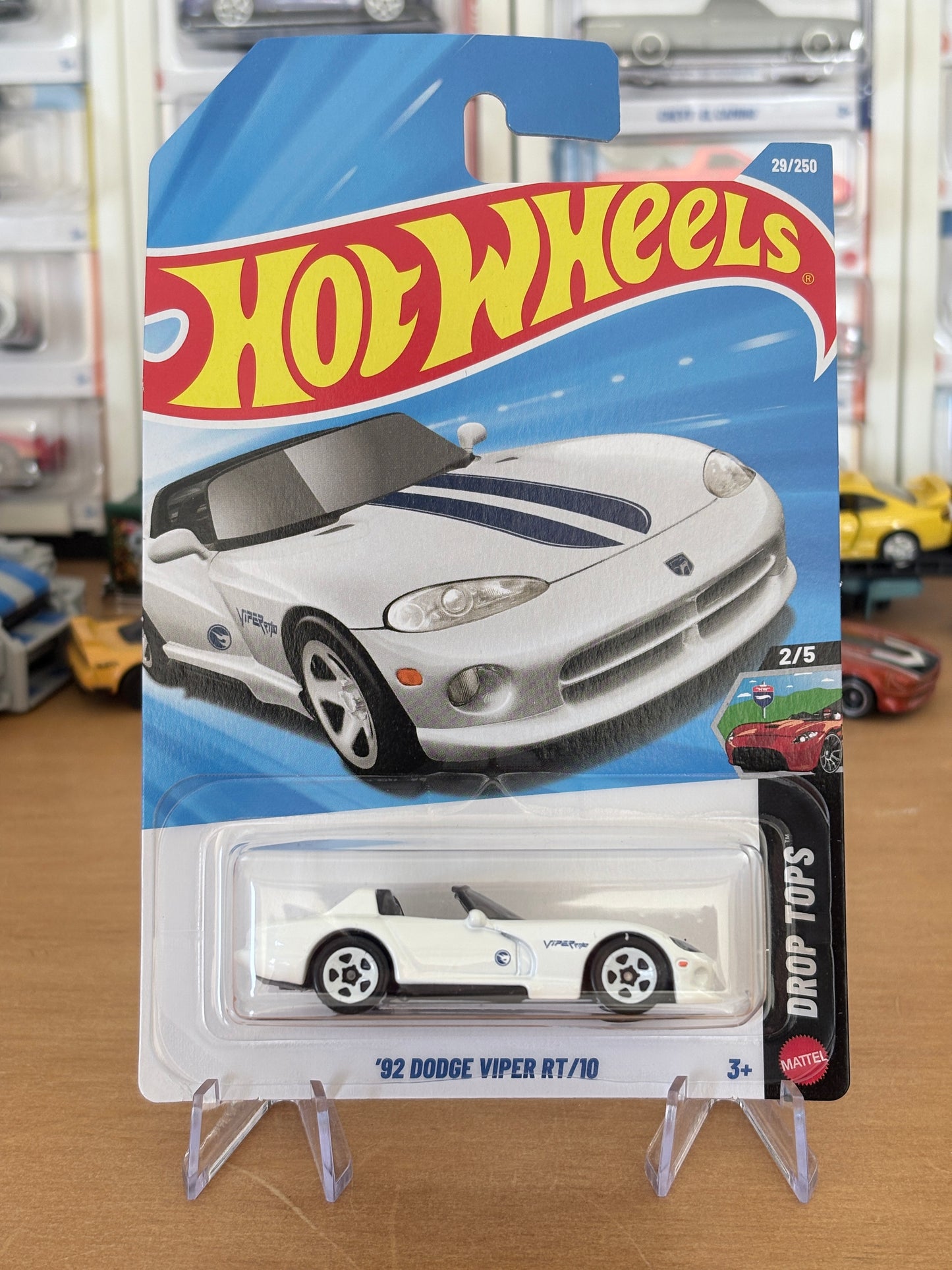 Hot Wheels Treasure Hunt '92 Dodge Viper RT/10 | 2026 Drop Tops 2/5
