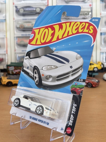 Hot Wheels Treasure Hunt '92 Dodge Viper RT/10 | 2026 Drop Tops 2/5