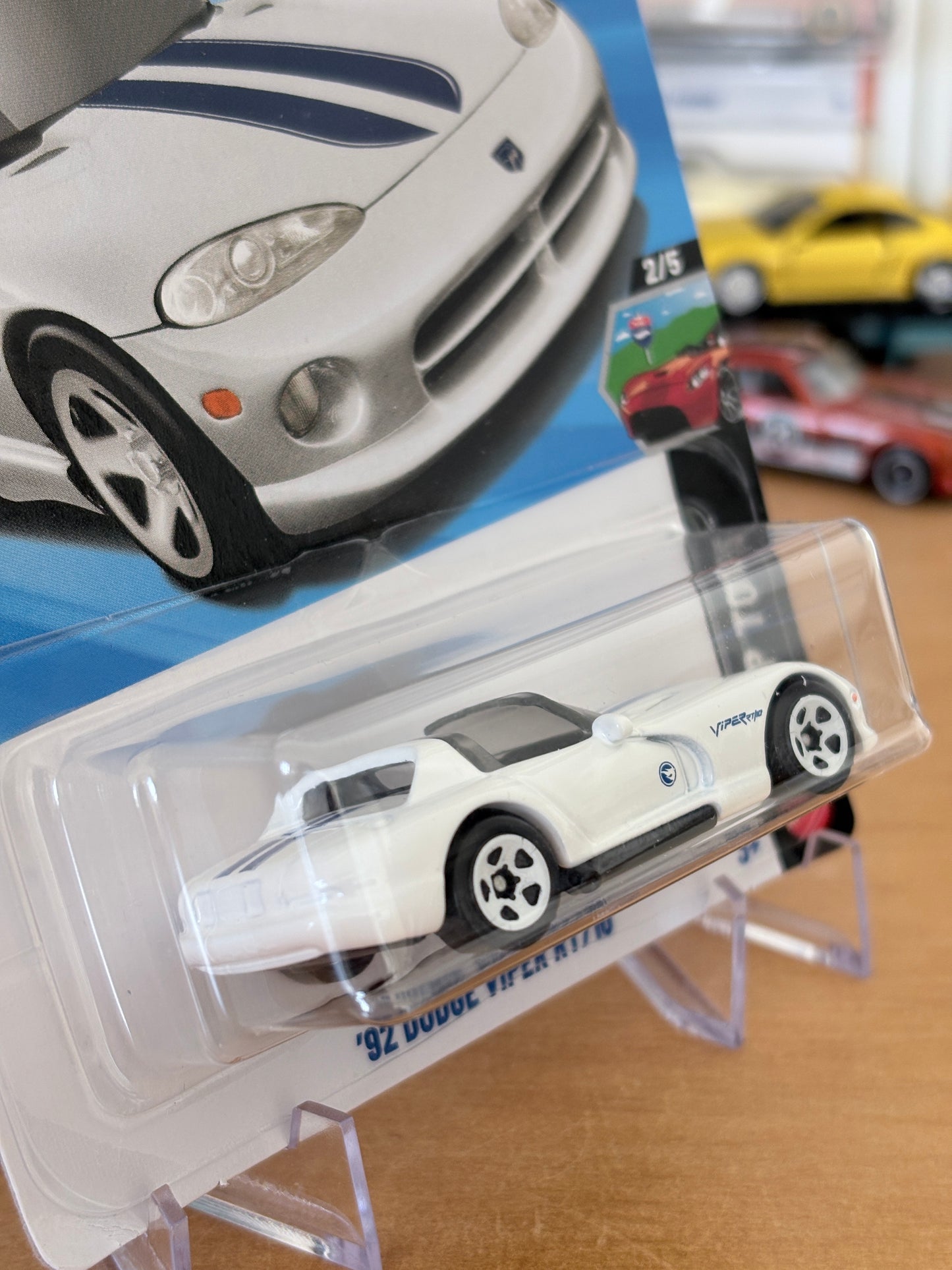 Hot Wheels Treasure Hunt '92 Dodge Viper RT/10 | 2026 Drop Tops 2/5