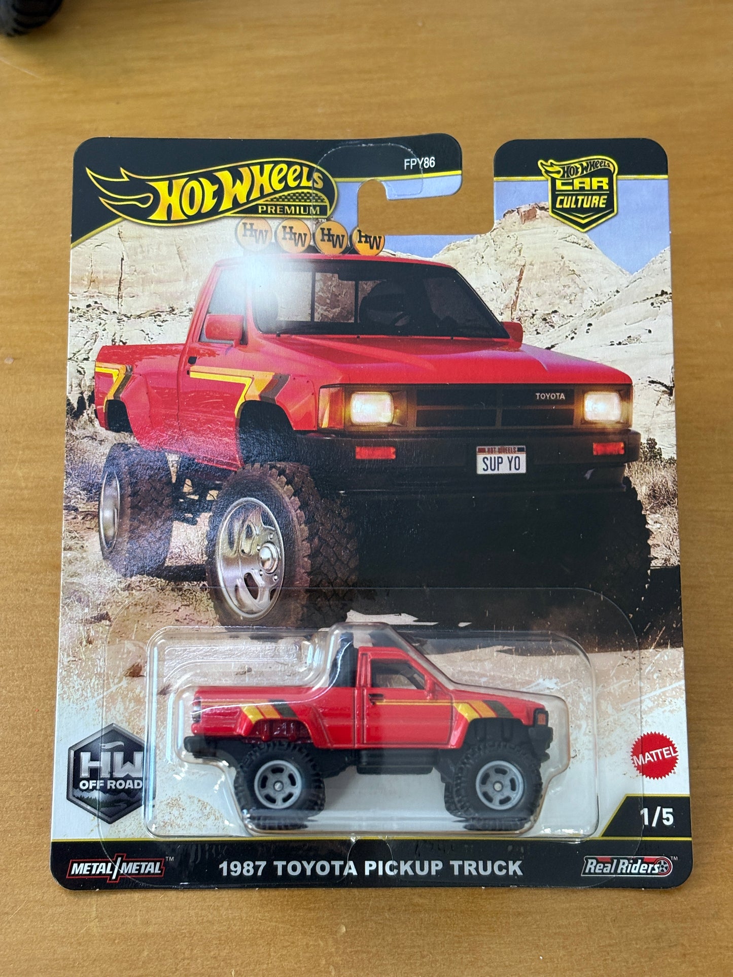 Hot Wheels Premium / 1987 Toyota Pickup Truck / 2024 HW Off Road Car Culture 1/5