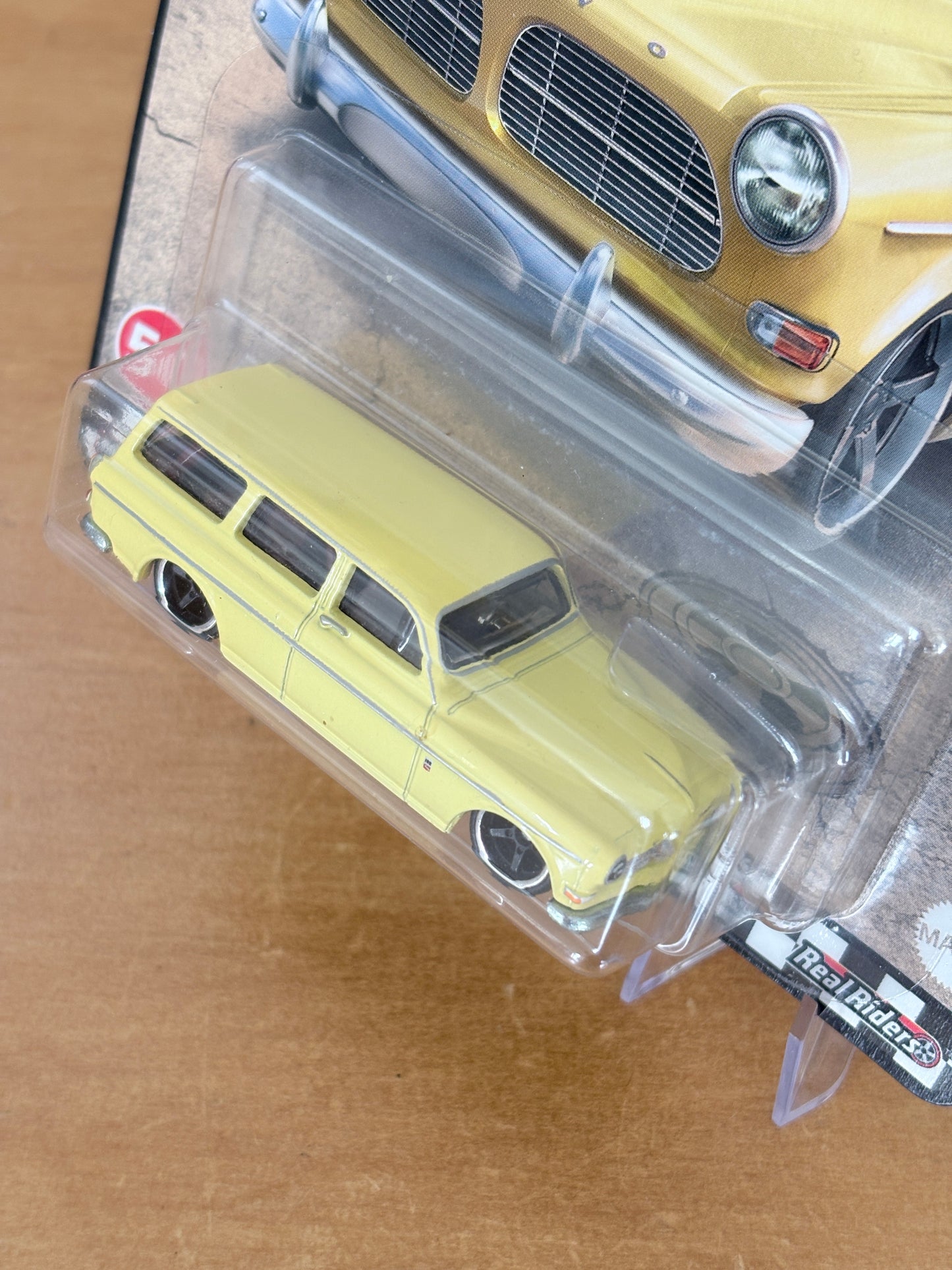 Hot Wheels Volvo P220 Amazon Estate Boulevard #50 Premium Diecast