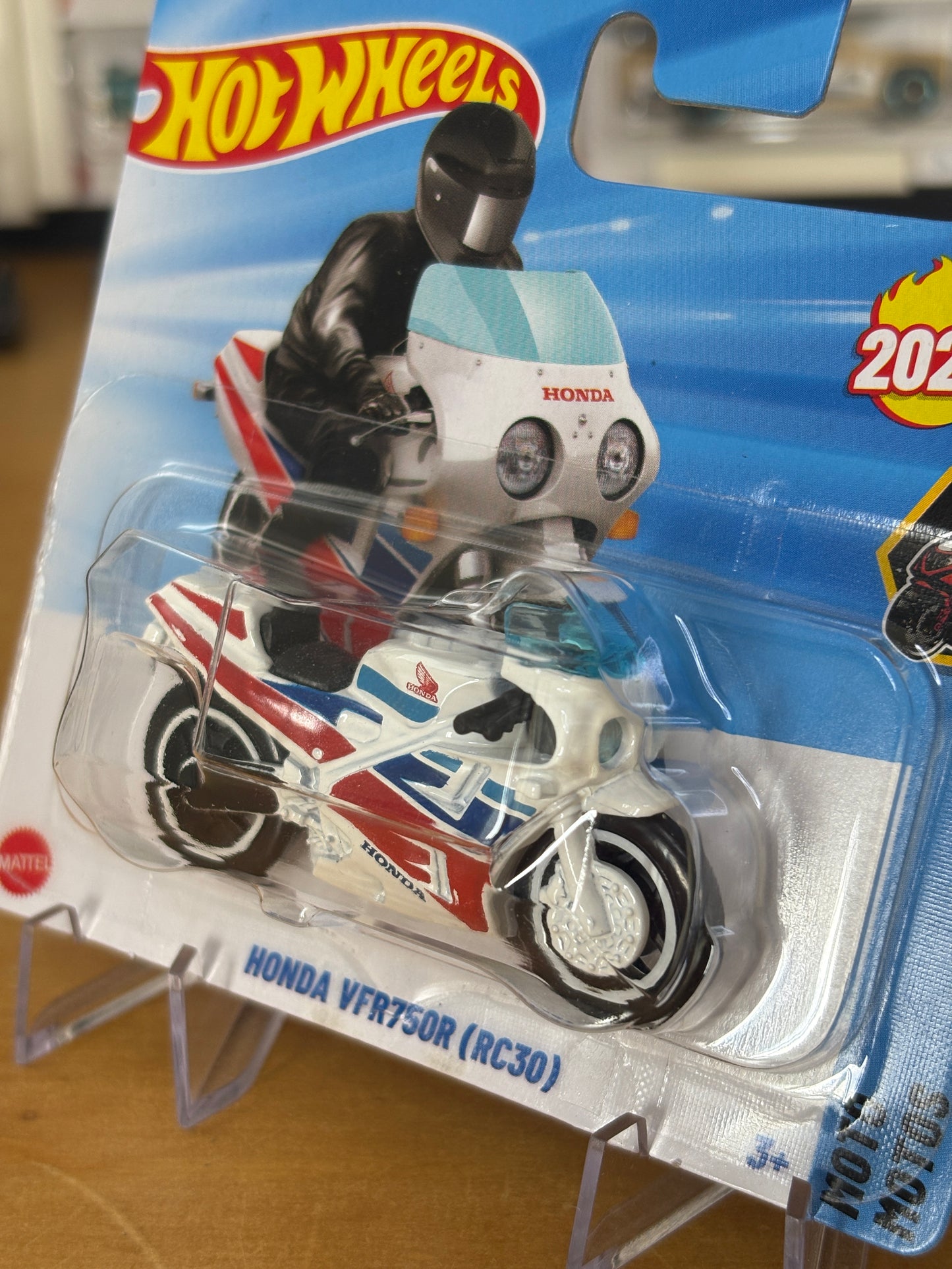 Hot Wheels Mainline / Honda VFR750R (RC30) / 2025 Moto 4/5 (Short Card)