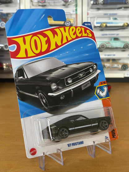 Hot Wheels Mainline / '67 Ford Mustang / 2025 Muscle Mania 3/10