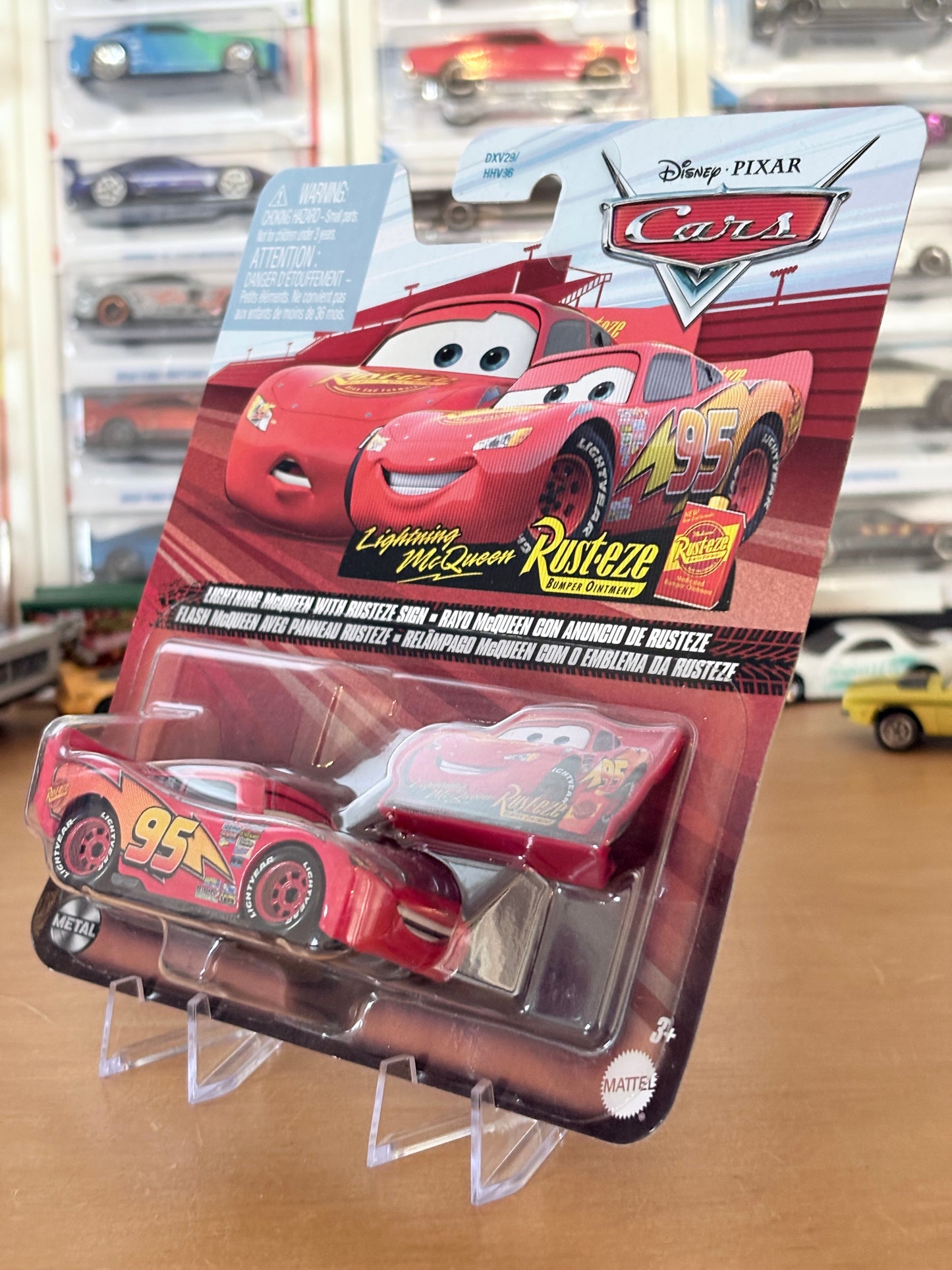 Disney Pixar Cars | Lightning McQueen with Rusteze Sign