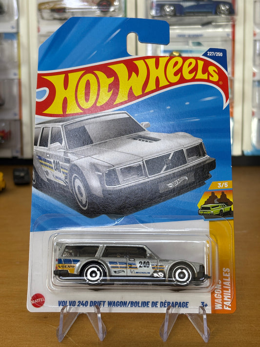 Hot Wheels Mainline / Volvo 240 Drift Wagon / 2025 Wagons 3/5