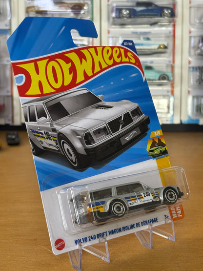 Hot Wheels Mainline / Volvo 240 Drift Wagon / 2025 Wagons 3/5