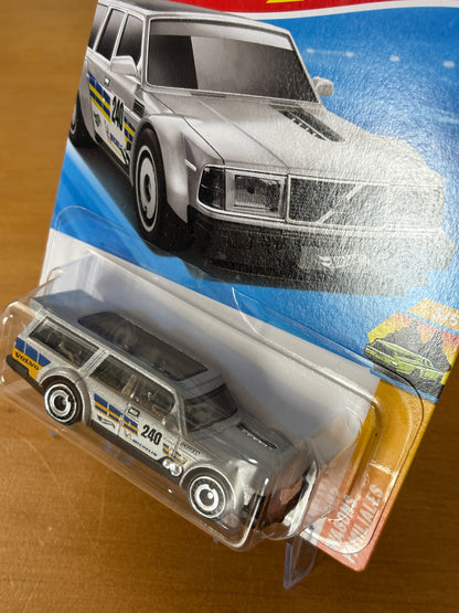 Hot Wheels Mainline / Volvo 240 Drift Wagon / 2025 Wagons 3/5