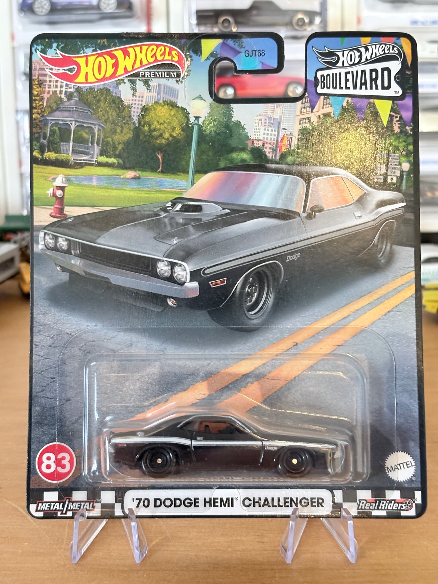 Hot Wheels '70 Dodge Hemi Challenger Boulevard #83 Premium Diecast