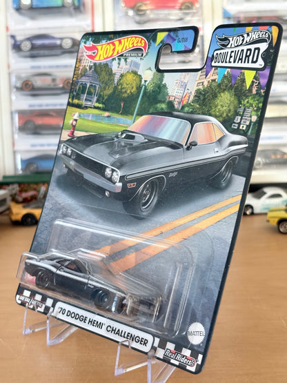 Hot Wheels '70 Dodge Hemi Challenger Boulevard #83 Premium Diecast