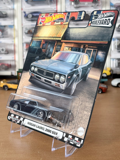 Hot Wheels Nissan Laurel 2000 SGX Boulevard #45 Premium Diecast