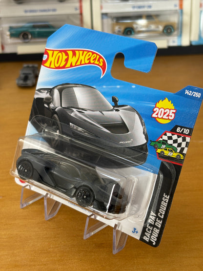 Hot Wheels Mainline / McLaren V1 / 2025 Race Day 6/10 (Short Card)