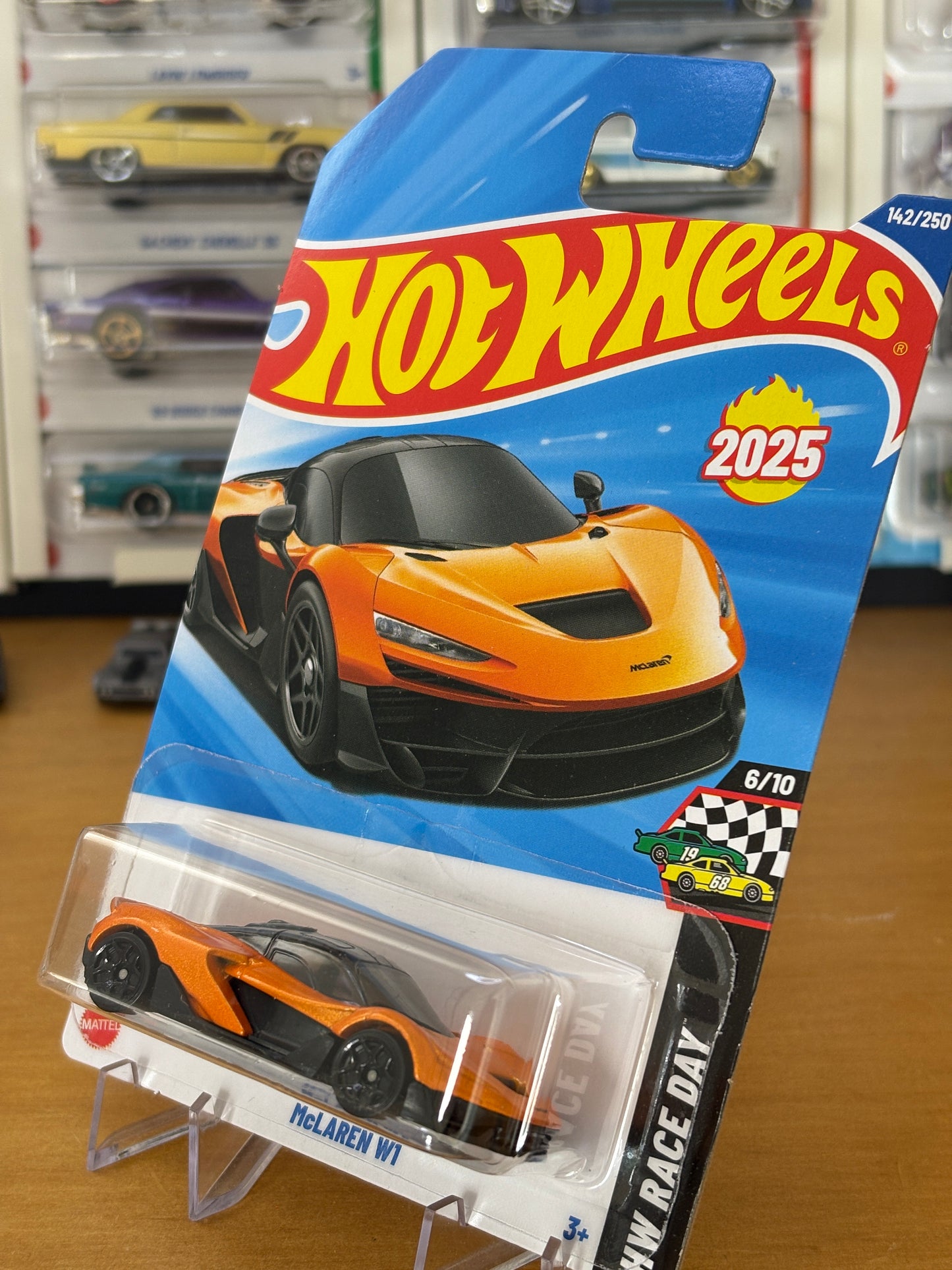 Hot Wheels Mainline / McLaren V1 / 2025 Race Day 6/10 (Short Card)
