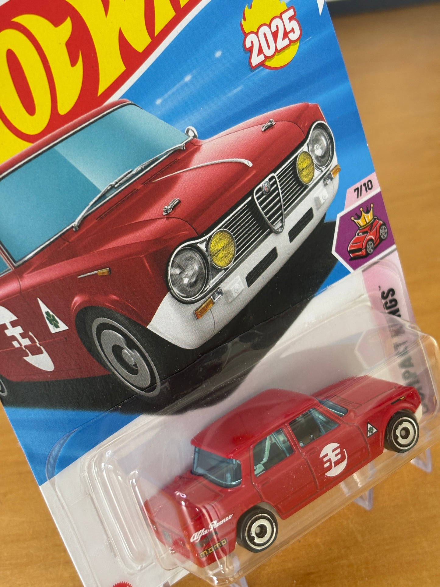 Hot Wheels Mainline / Alfa Romeo Giulia TI Super / 2025 Compact Kings 7/10