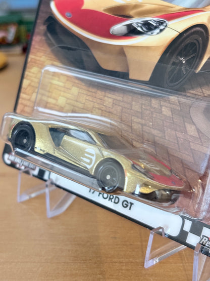 Hot Wheels '17 Ford GT Boulevard #130 Premium Diecast