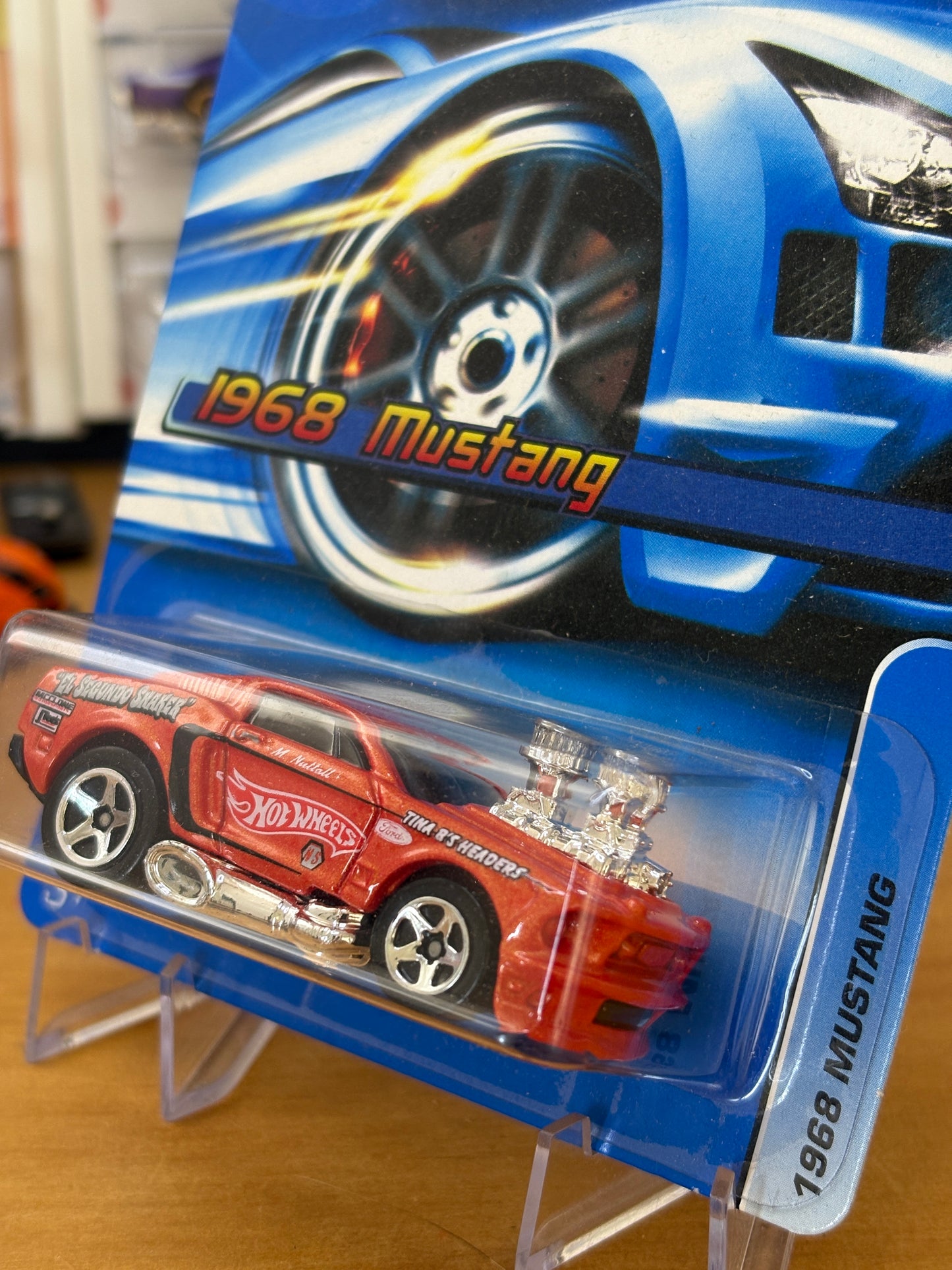 Hot Wheels Mainline / 1968 Mustang / 2006 128 (J7994)