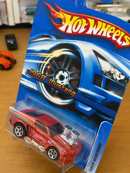 Hot Wheels Mainline / 1968 Mustang / 2006 128 (J7994)