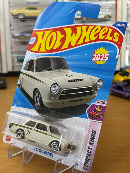 Hot Wheels Mainline / Lotus Cortina / 2025 Compact Kings 10/10