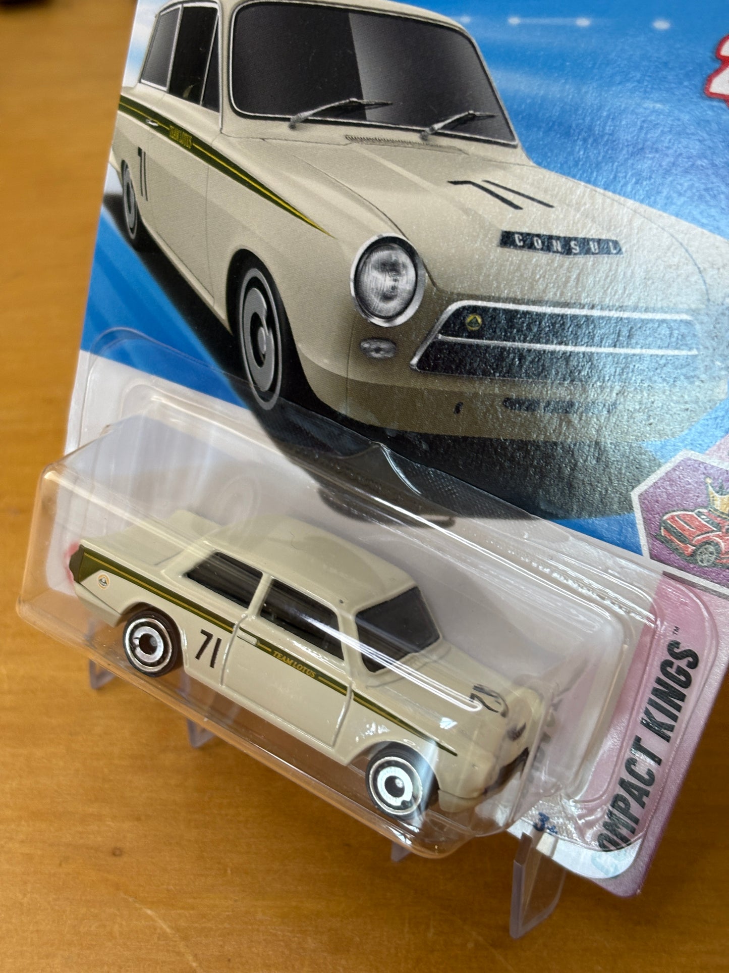 Hot Wheels Mainline / Lotus Cortina / 2025 Compact Kings 10/10